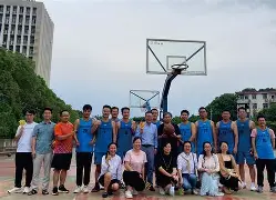 尼姆俱乐部 尼姆俱乐部